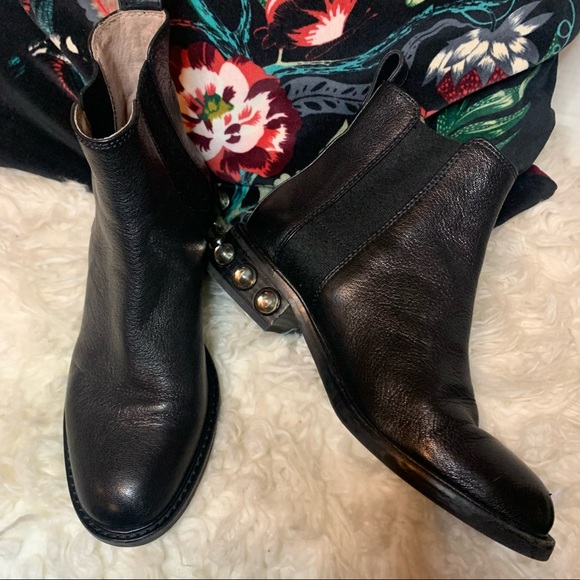 leather ankle boots size 7
